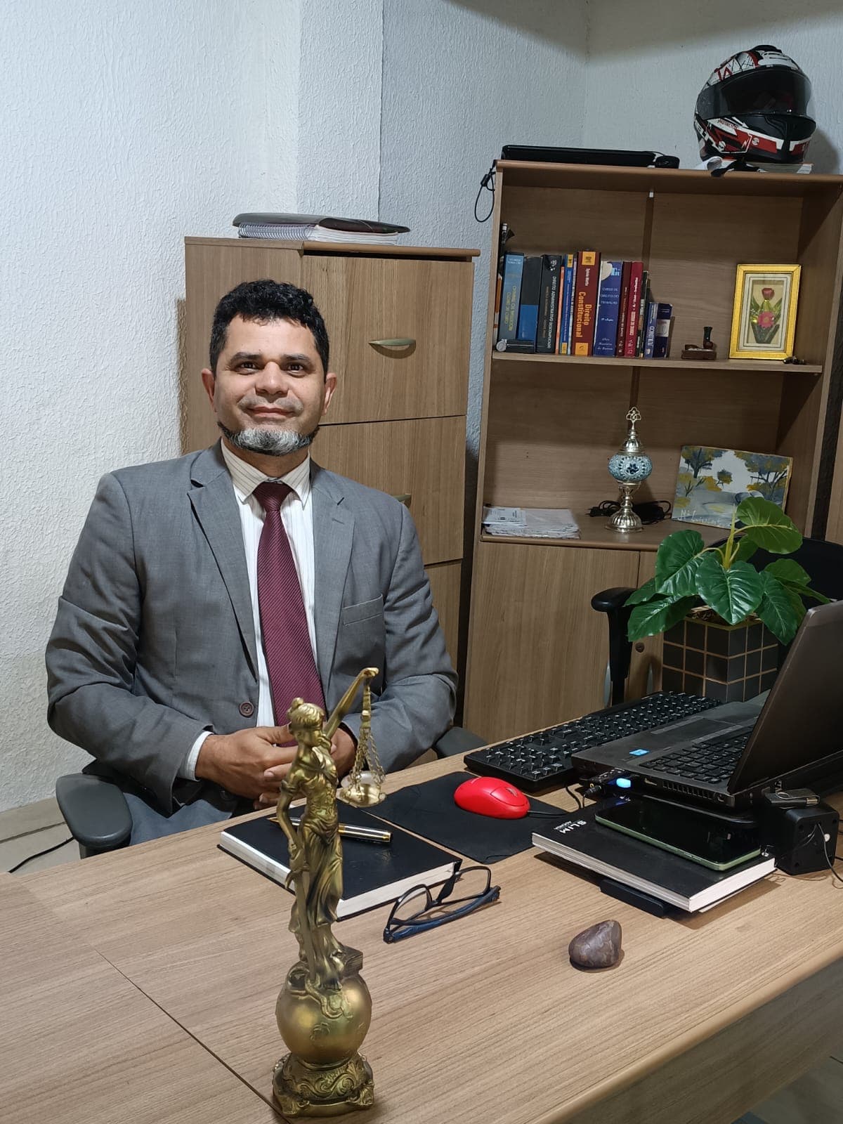 Dr. Michel Da Silva Dias — Escritório